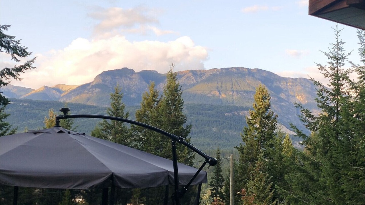 Photo of Outdoor in Golden