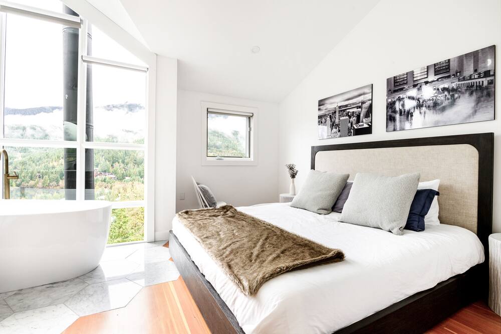 Photo of Bedroom in Whistler Creekside