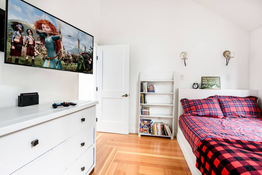 Photo of Bedroom in Whistler Creekside
