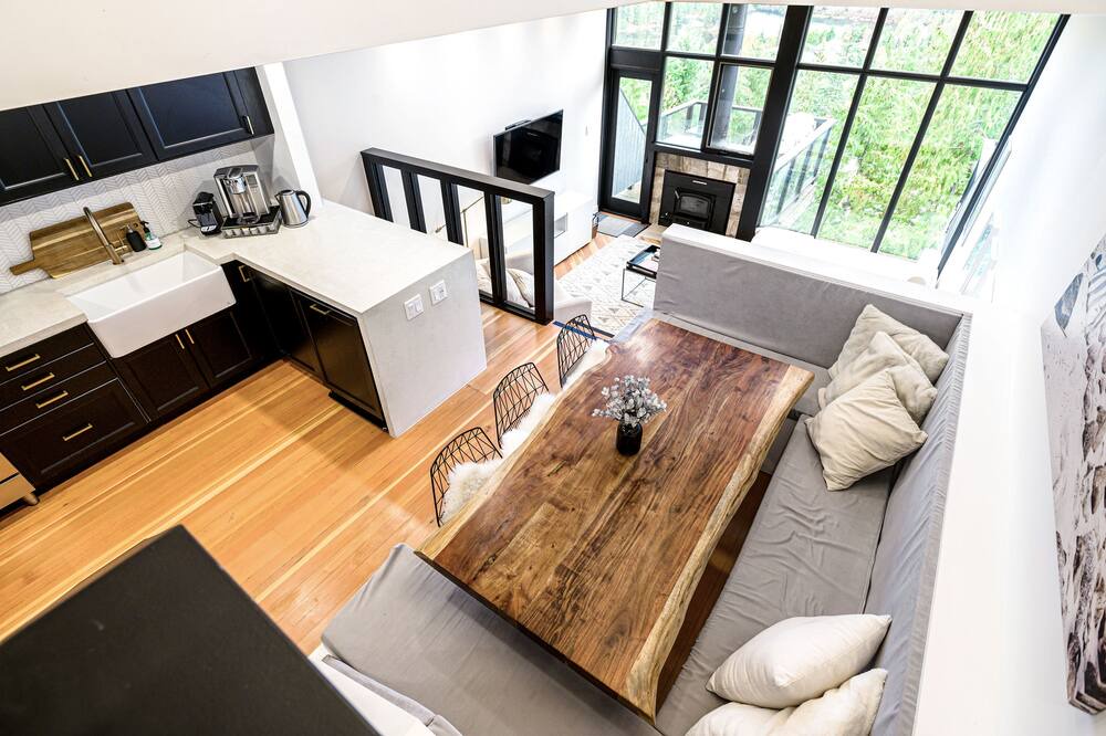 Photo of Livingroom in Whistler Creekside