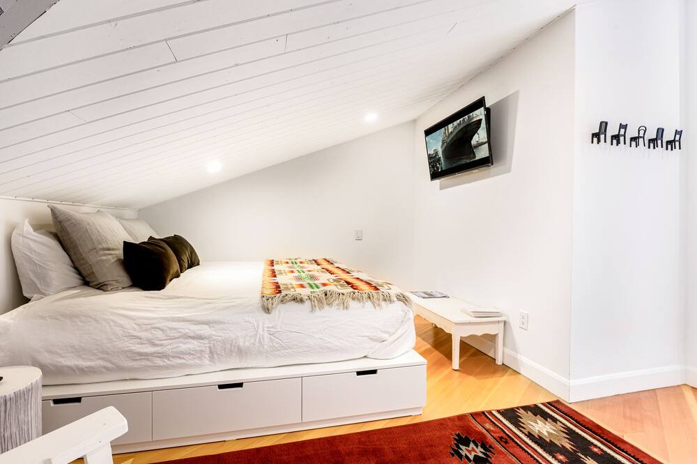 Photo of Bedroom in Whistler Creekside