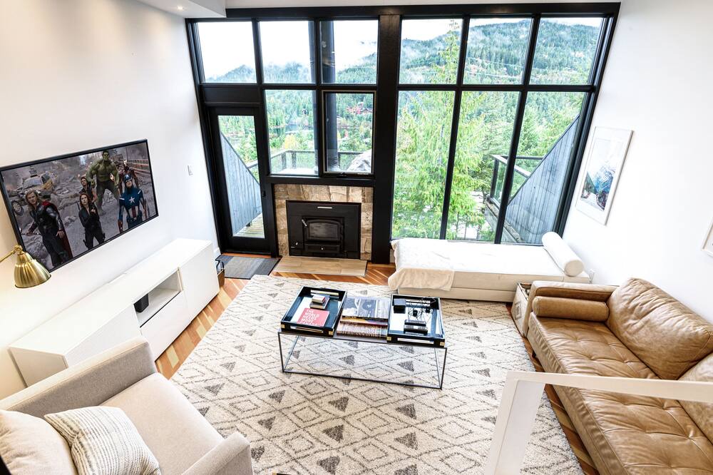Photo of Livingroom in Whistler Creekside
