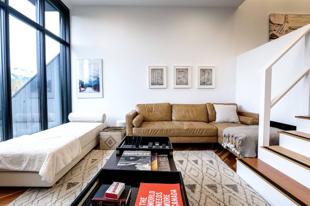 Photo of Livingroom in Whistler Creekside
