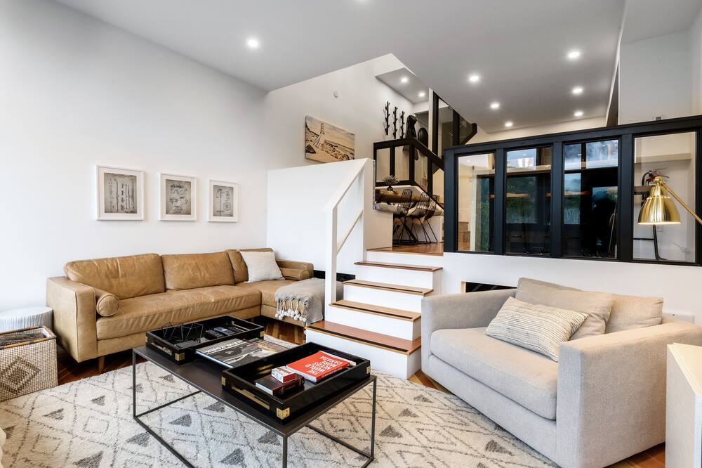 Photo of Livingroom in Whistler Creekside
