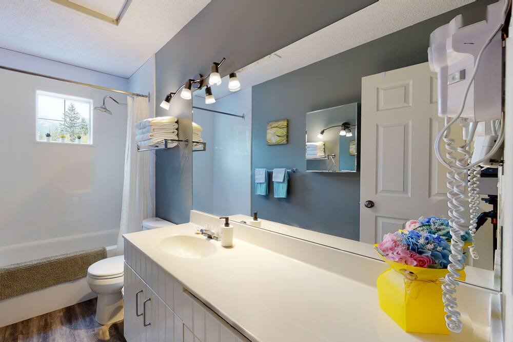 Photo of Bathroom in Harvie Heights