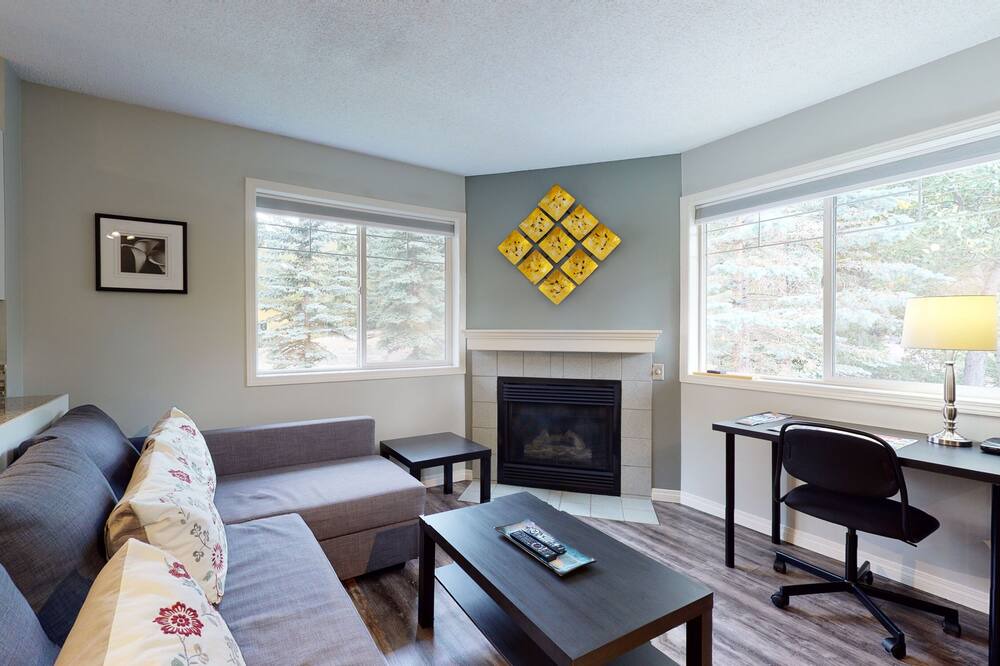 Photo of Livingroom in Harvie Heights