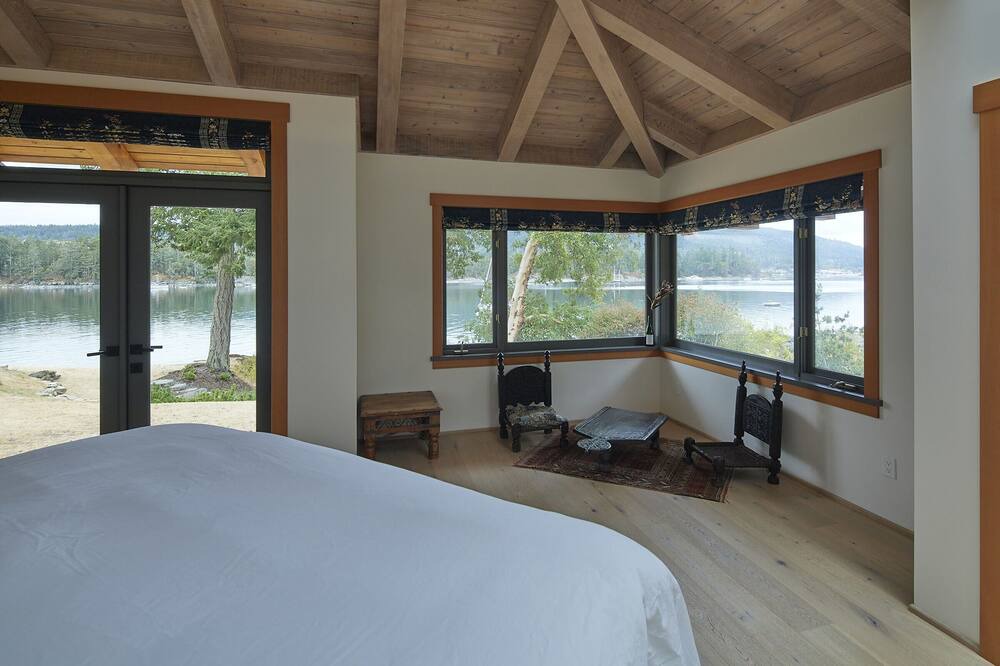 Photo of Bedroom in Salt Spring Island