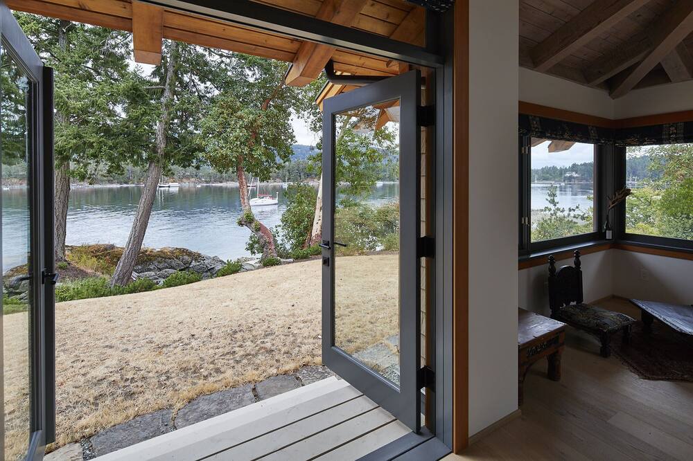 Photo of Patio Balcony in Salt Spring Island