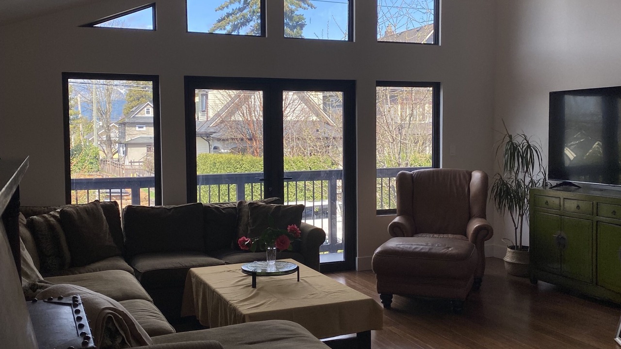Photo of Livingroom in Riley Park