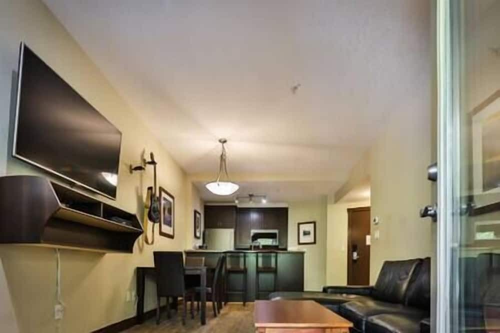 Photo of Livingroom in East Kootenay