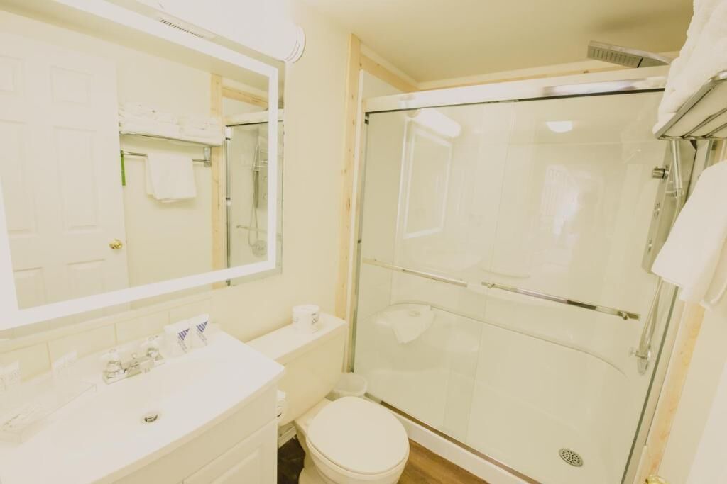 Photo of Bathroom in Radium Hot Springs