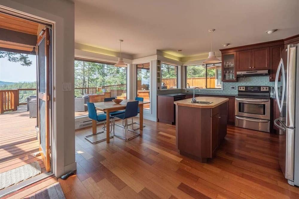 Photo of Kitchen in Halfmoon Bay