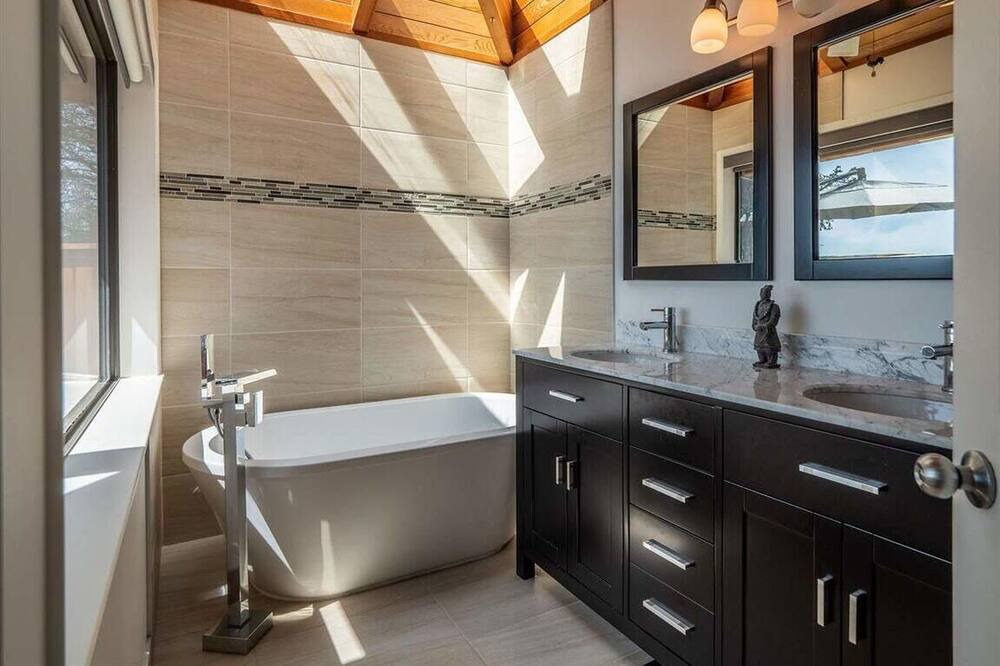 Photo of Bathroom in Halfmoon Bay
