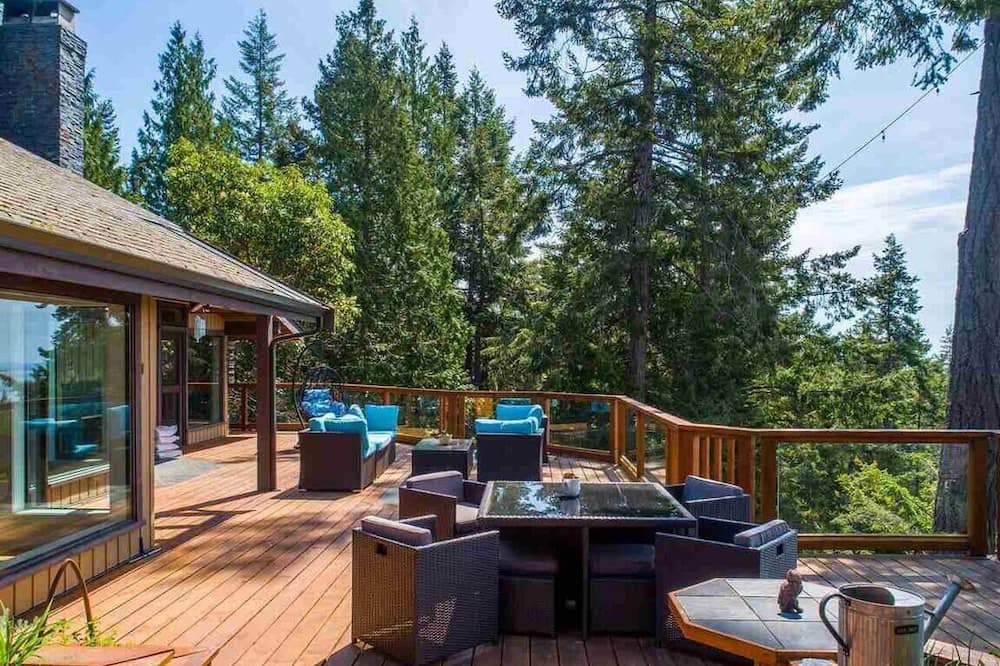 Photo of Patio Balcony in Halfmoon Bay