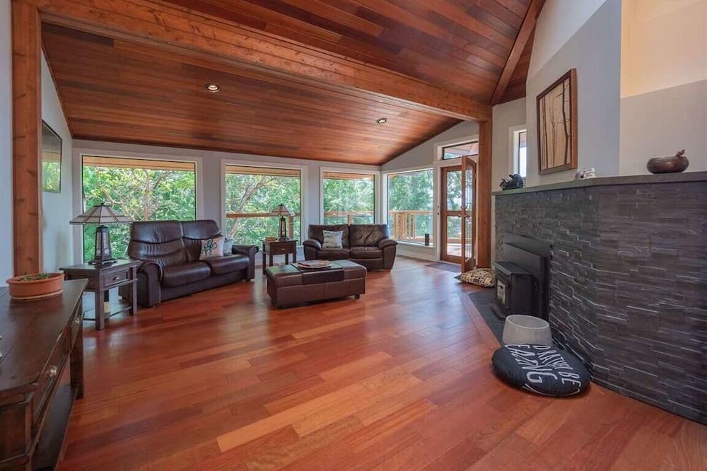 Photo of Livingroom in Halfmoon Bay