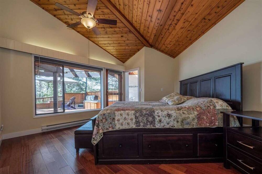 Photo of Bedroom in Halfmoon Bay