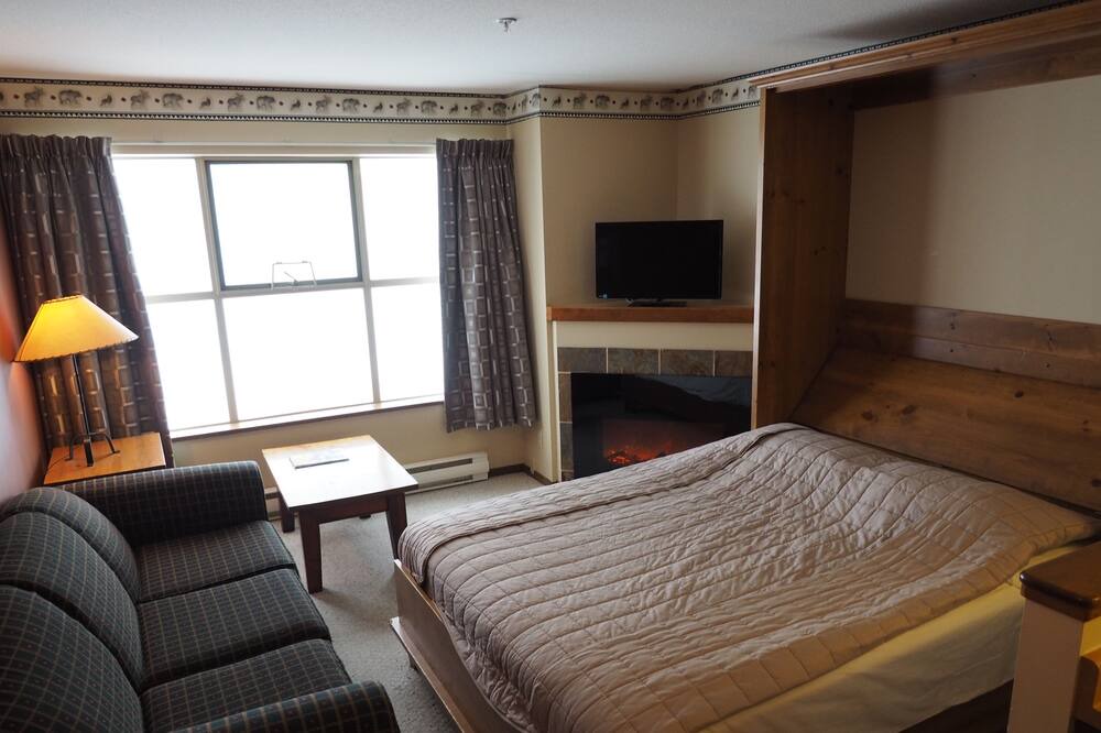 Photo of Bedroom in Apex Mountain