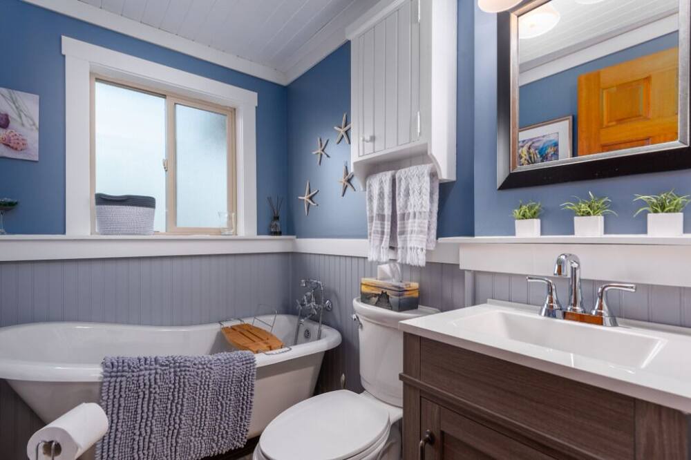 Photo of Bathroom in Gibsons
