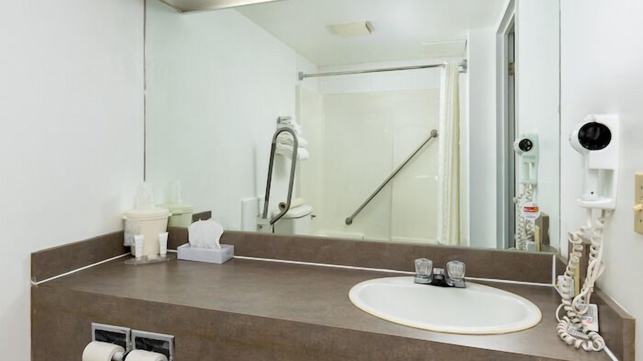 Photo of Bathroom in Taber
