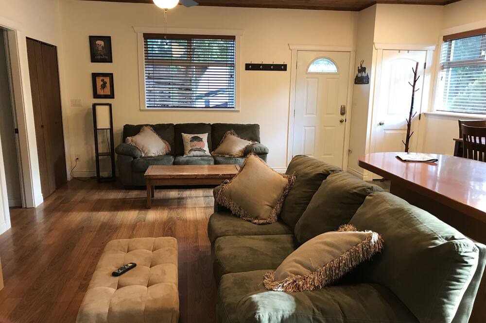 Photo of Livingroom in Regional District of Nanaimo