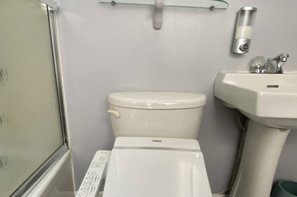 Photo of Bathroom in Irvines Landing