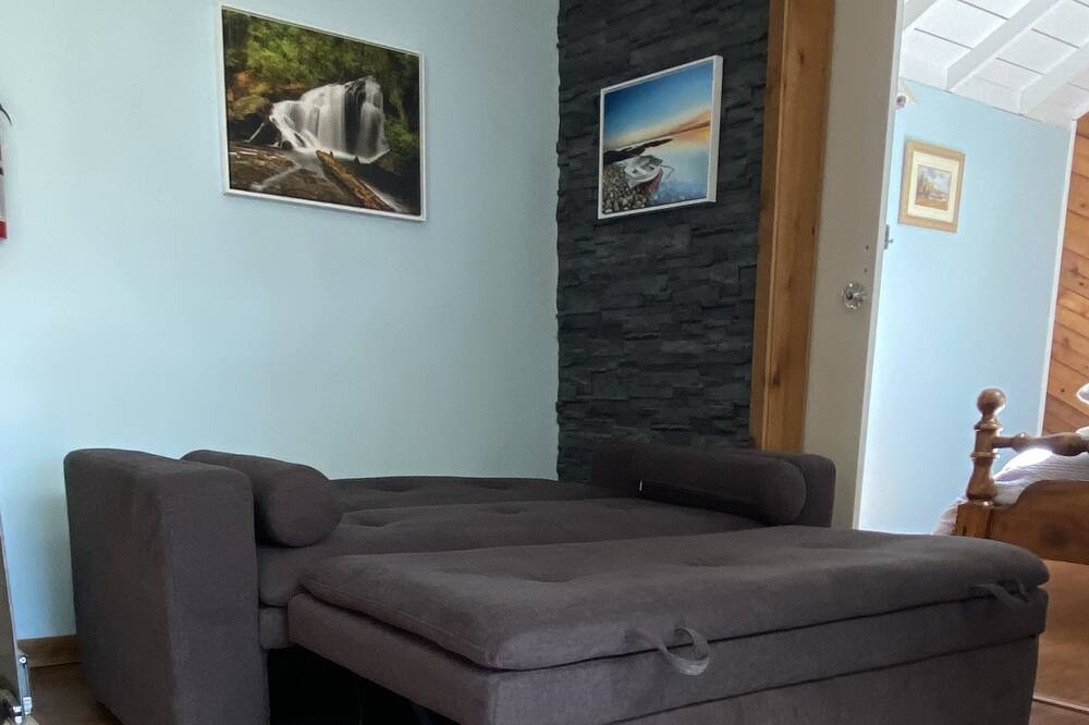 Photo of Bedroom in Irvines Landing