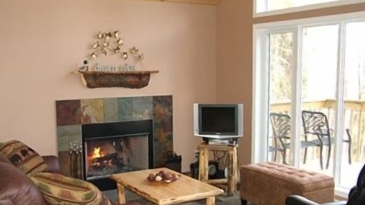 Photo of Livingroom in East Kootenay