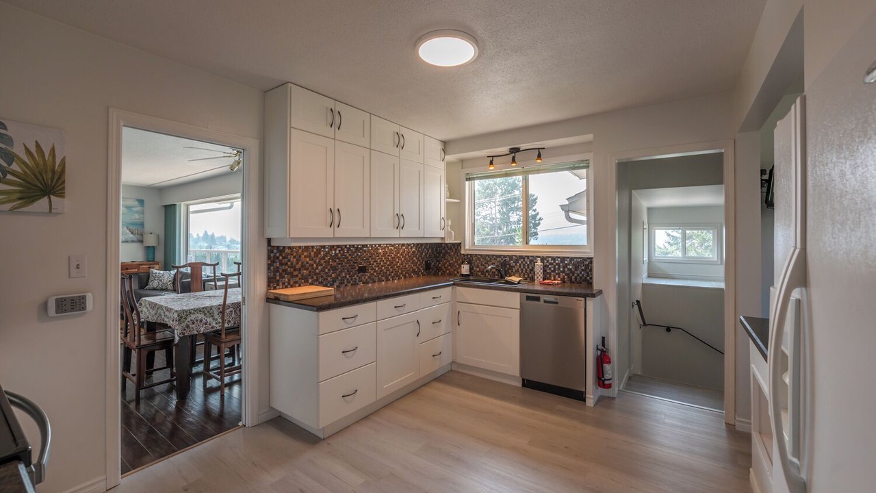 Photo of Kitchen in Okanagan-Similkameen