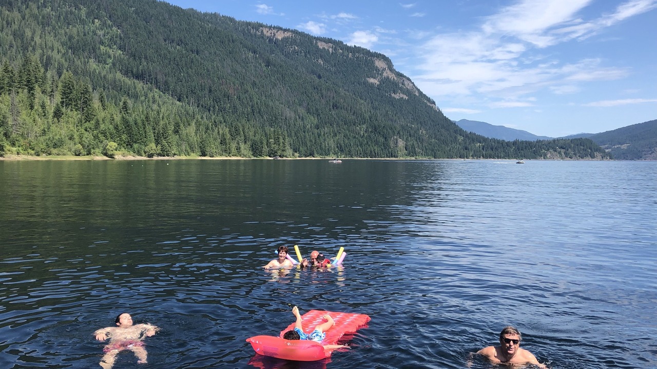 Photo of Others in Sicamous