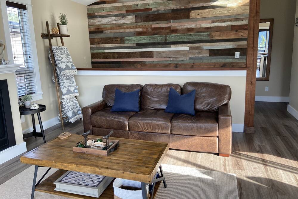 Photo of Livingroom in Port Renfrew