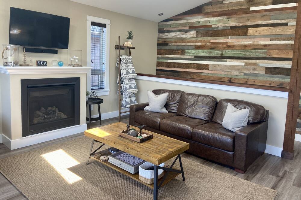 Photo of Livingroom in Port Renfrew