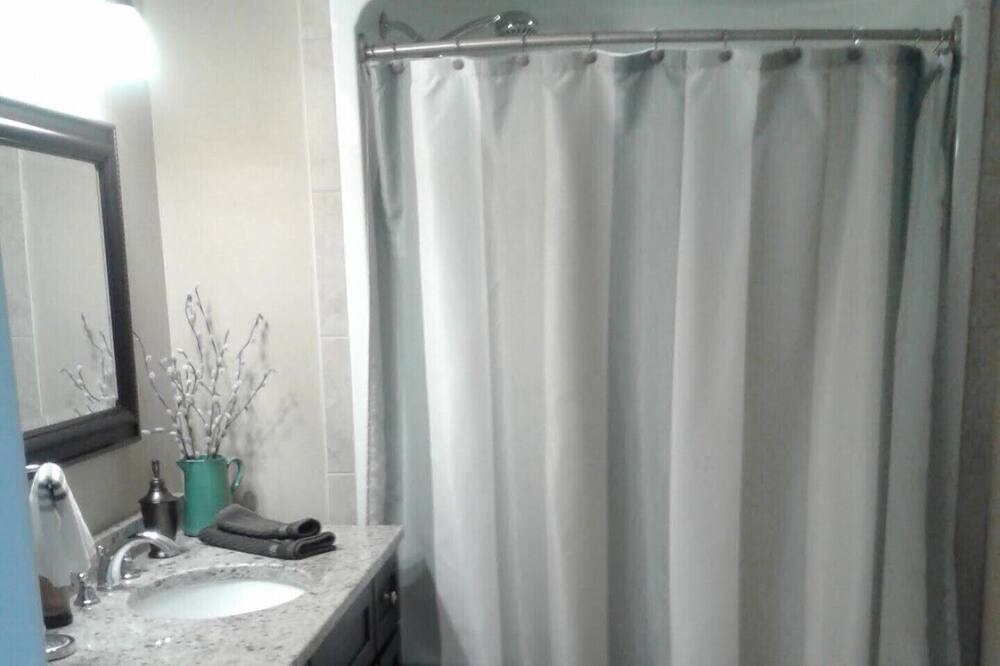 Photo of Bathroom in Leeds and the Thousand Islands