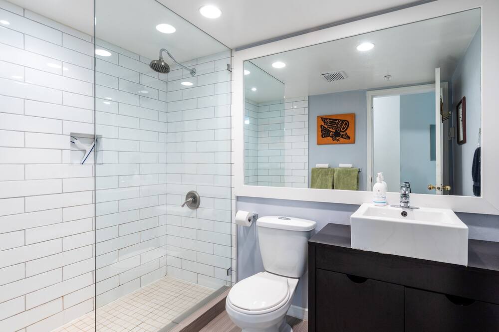 Photo of Bathroom in Upper Village