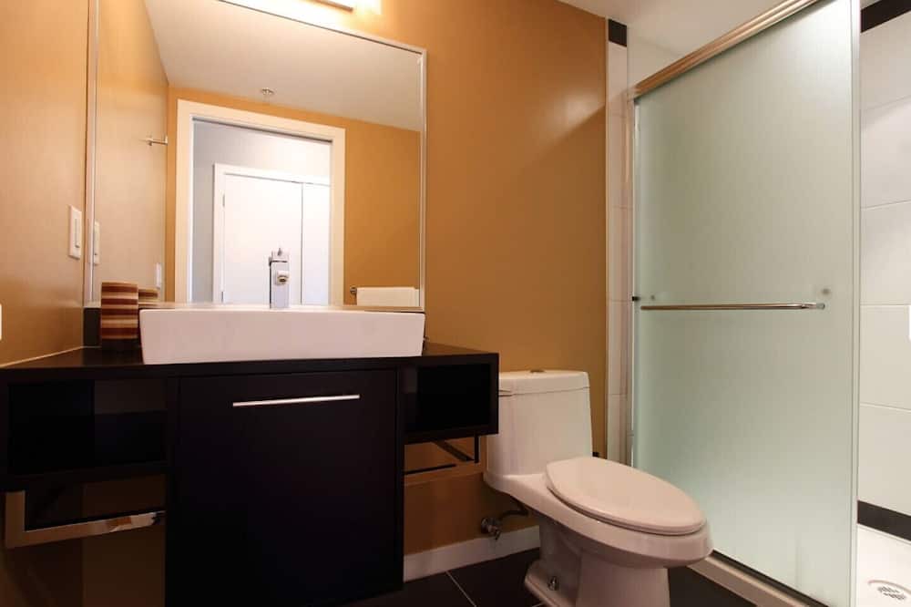 Photo of Bathroom in Crosstown