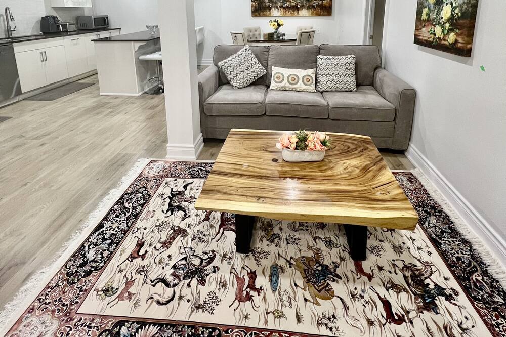 Photo of Livingroom in Richmond Hill