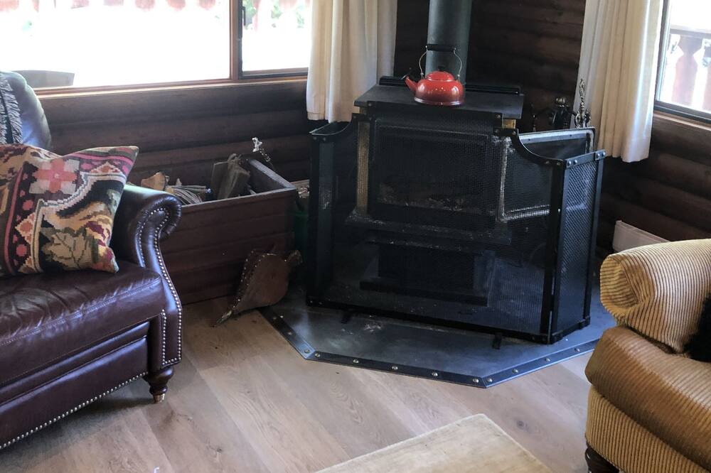 Photo of Livingroom in Pinecrest Estates