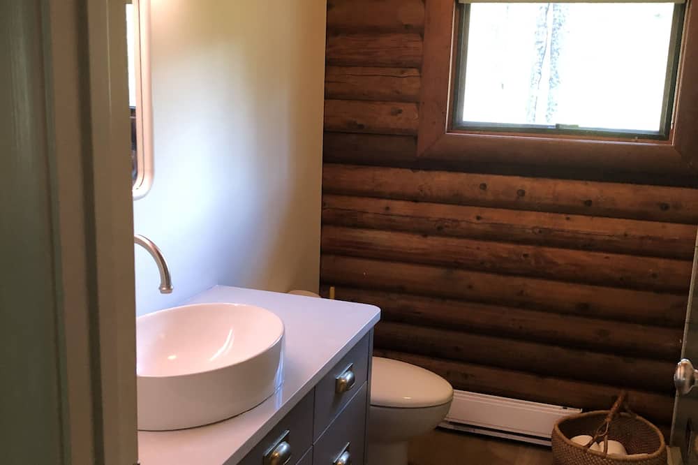 Photo of Bathroom in Pinecrest Estates