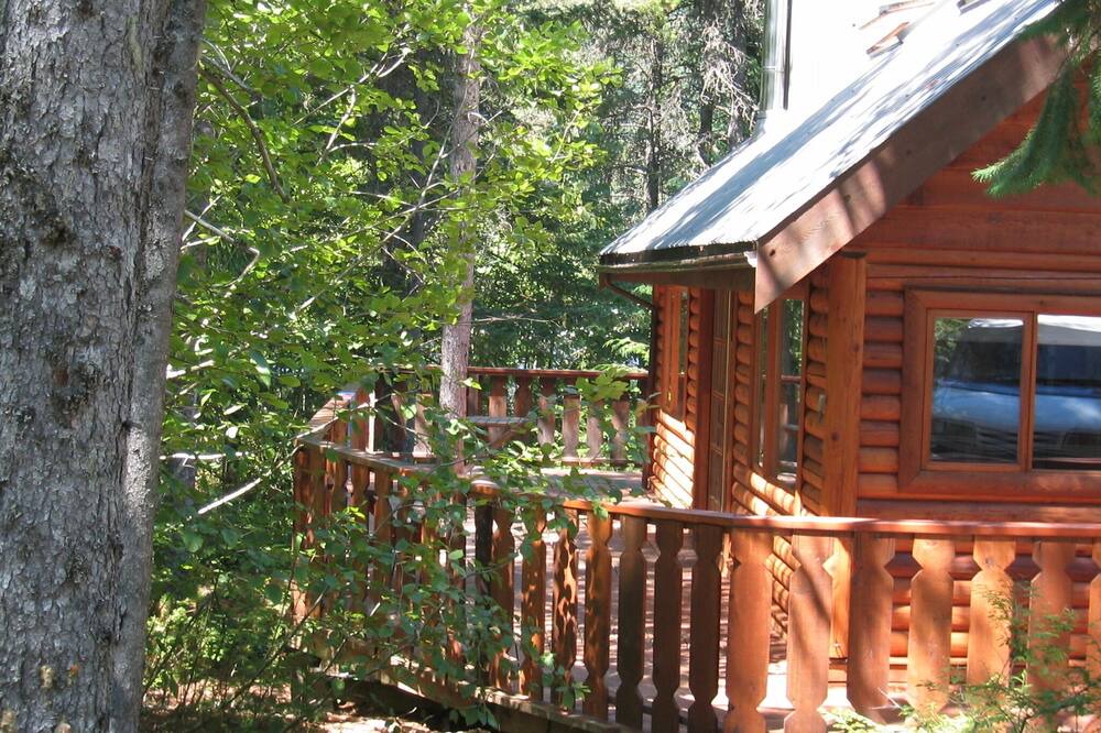 Photo of Outdoor in Pinecrest Estates