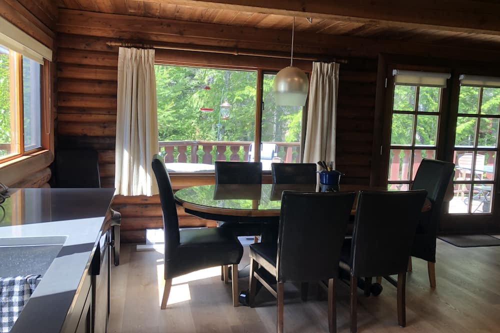 Photo of Kitchen in Pinecrest Estates
