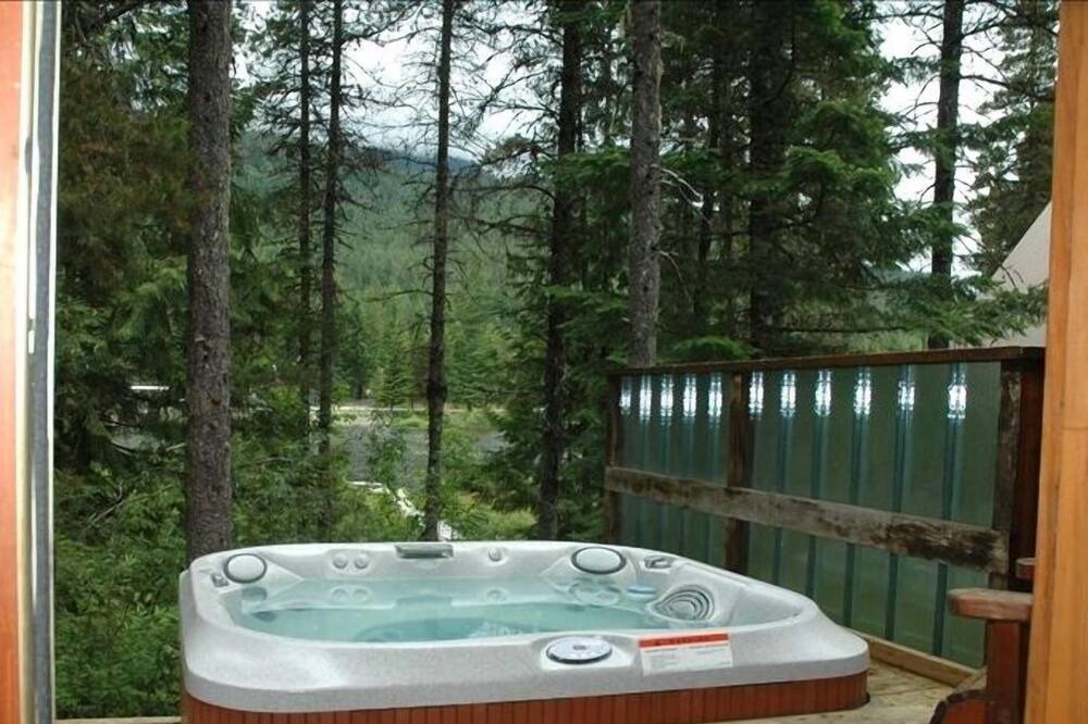 Photo of Outdoor in Pinecrest Estates