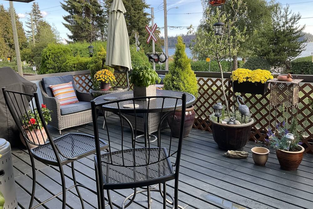 Photo of Outdoor in Hollyburn