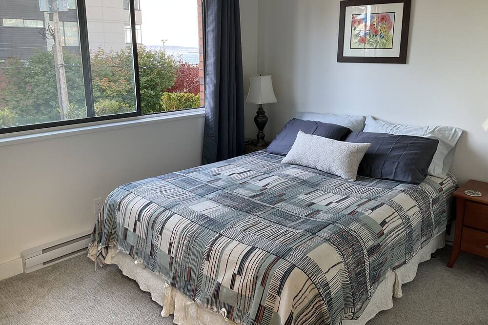 Photo of Bedroom in Hollyburn