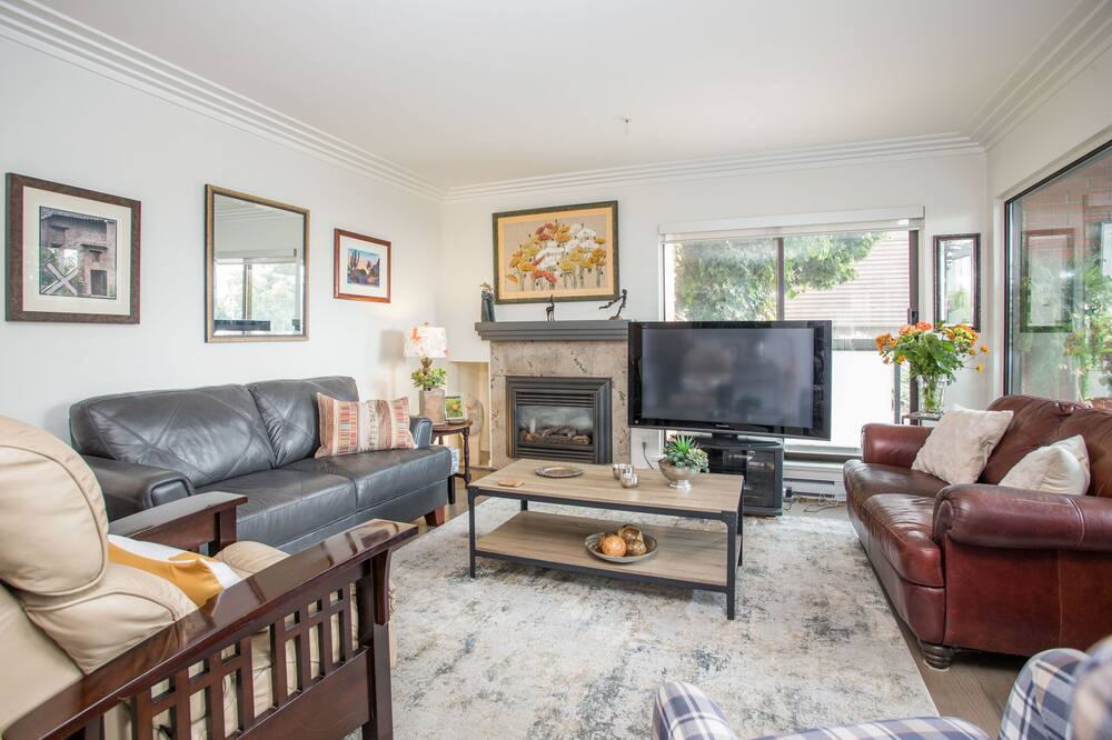 Photo of Livingroom in Hollyburn