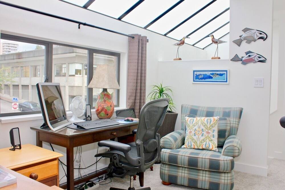 Photo of Bedroom in Hollyburn