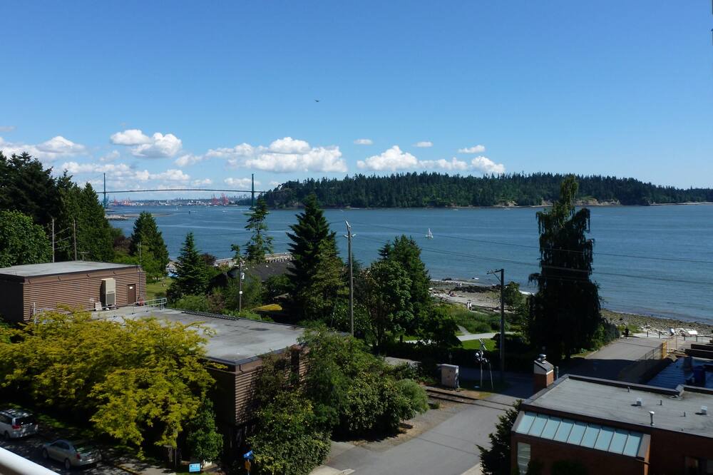 Photo of Patio Balcony in Hollyburn
