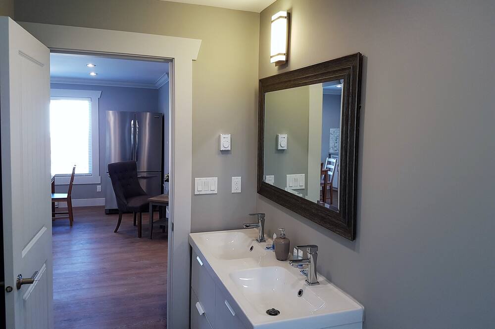 Photo of Bathroom in Sardis