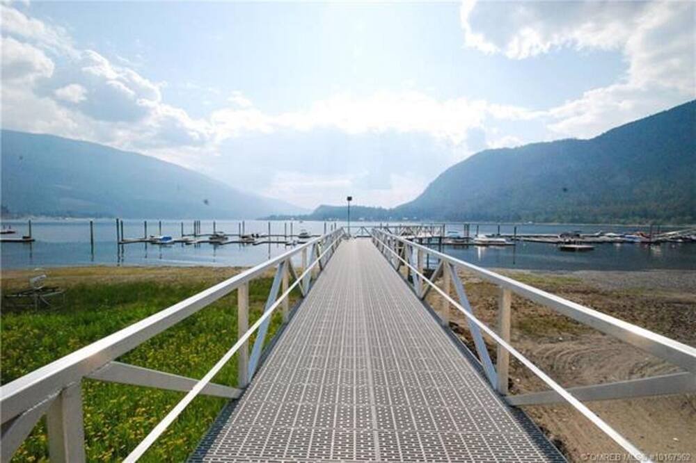 Photo of Others in Sicamous