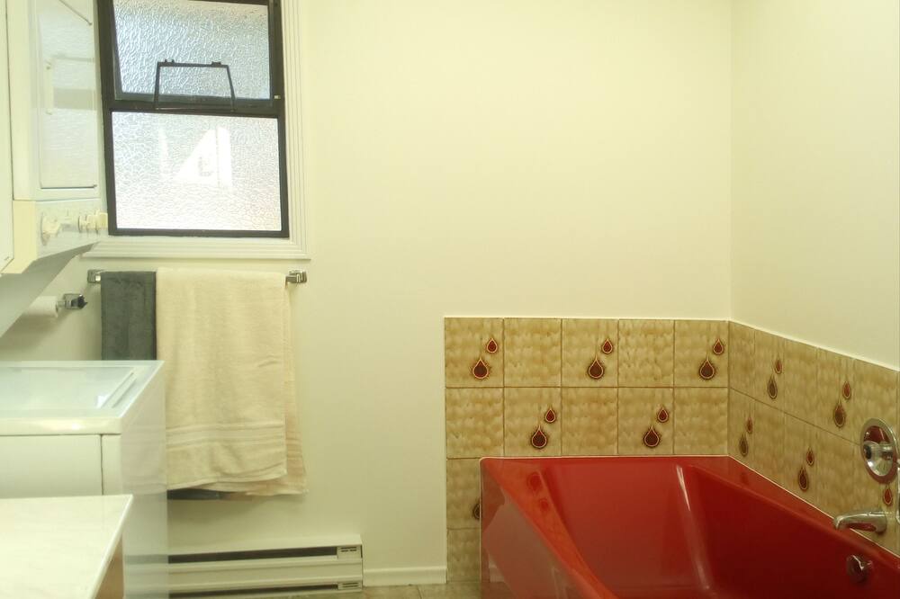Photo of Bathroom in Cordova Bay
