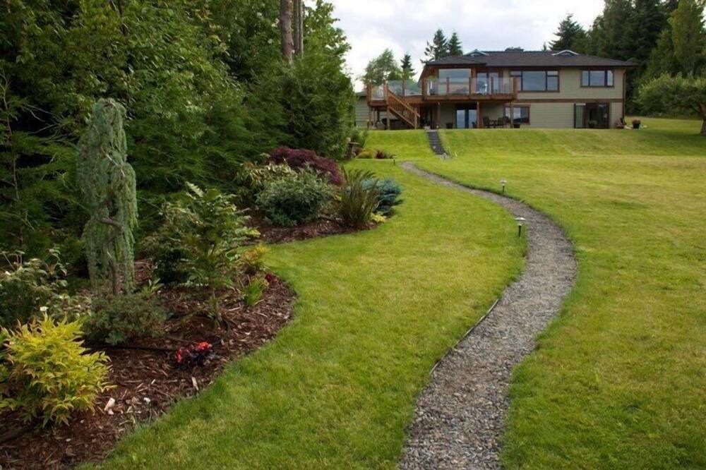 Photo of Others in Courtenay