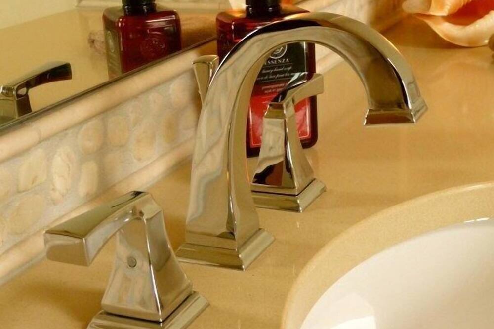 Photo of Bathroom in Courtenay